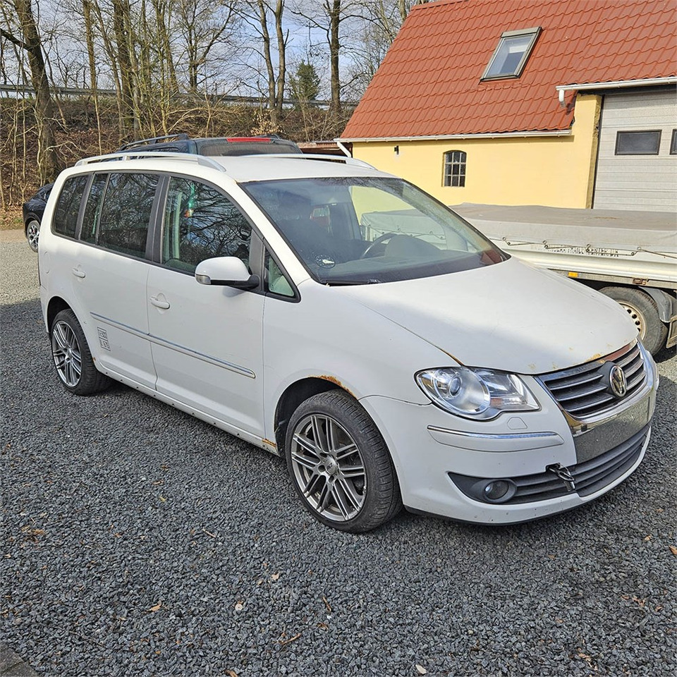 VW Touran Van 2,0 tdi automatisk - Autó: 1 kép. VW Touran Van 2,0 tdi automatisk - Autó: 1 kép.