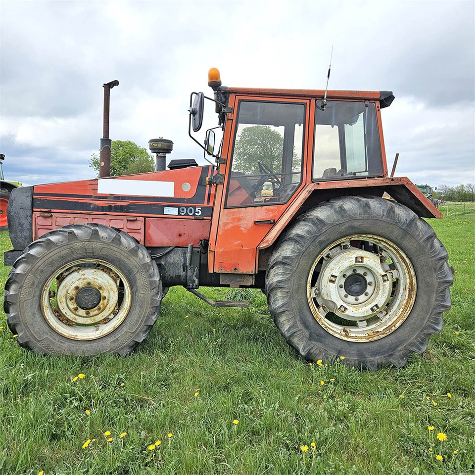 Valmet 905 - Traktor: 2 kép. Valmet 905 - Traktor: 2 kép.