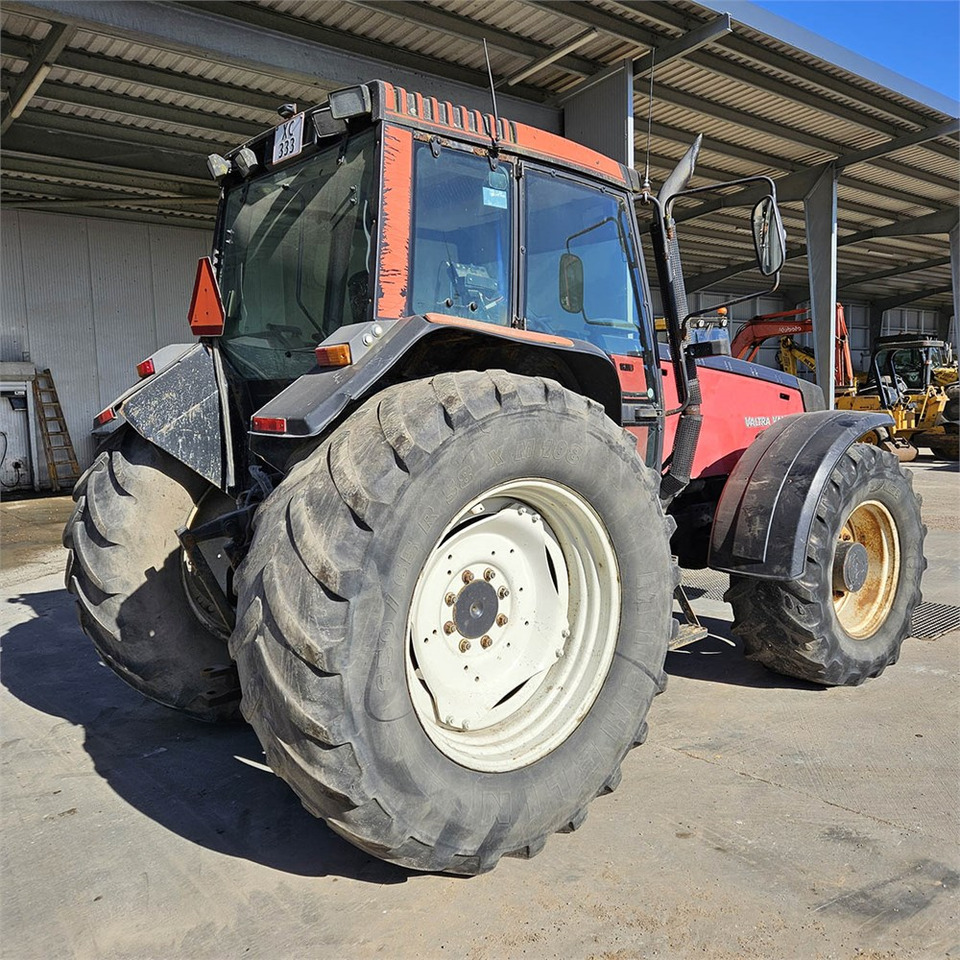 Valmet Valtra 8450 - Traktor: 5 kép. Valmet Valtra 8450 - Traktor: 5 kép.