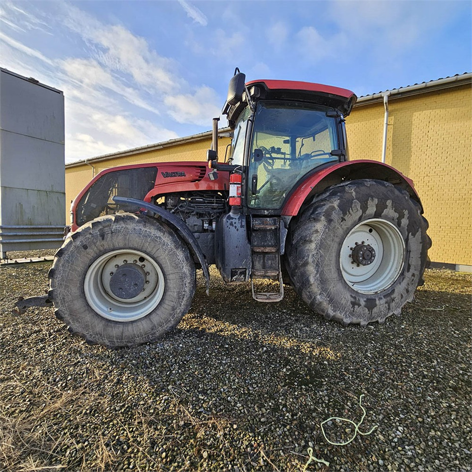 Valtra S322 - Traktor: 5 kép. Valtra S322 - Traktor: 5 kép.
