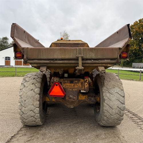 Volvo A20 - Csuklós dömper: 4 kép. Volvo A20 - Csuklós dömper: 4 kép.