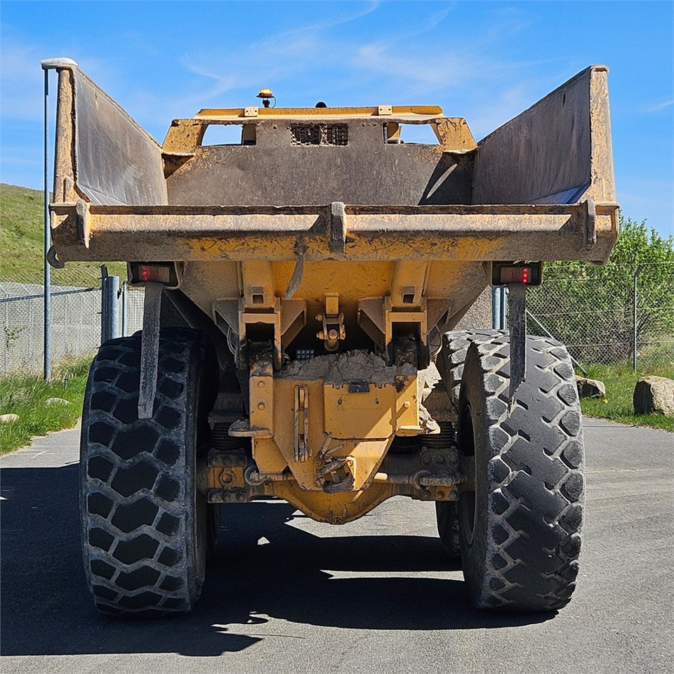Volvo A25 C - Csuklós dömper: 5 kép. Volvo A25 C - Csuklós dömper: 5 kép.
