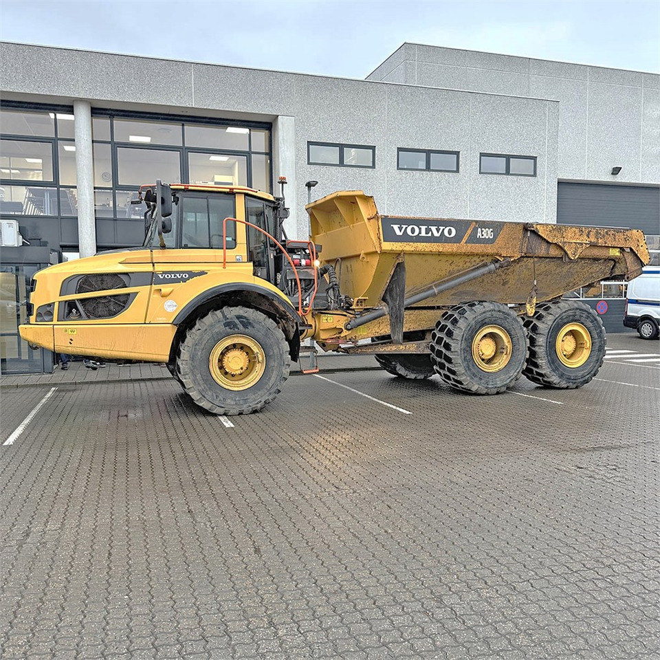 Volvo A30 G - Csuklós dömper: 2 kép. Volvo A30 G - Csuklós dömper: 2 kép.