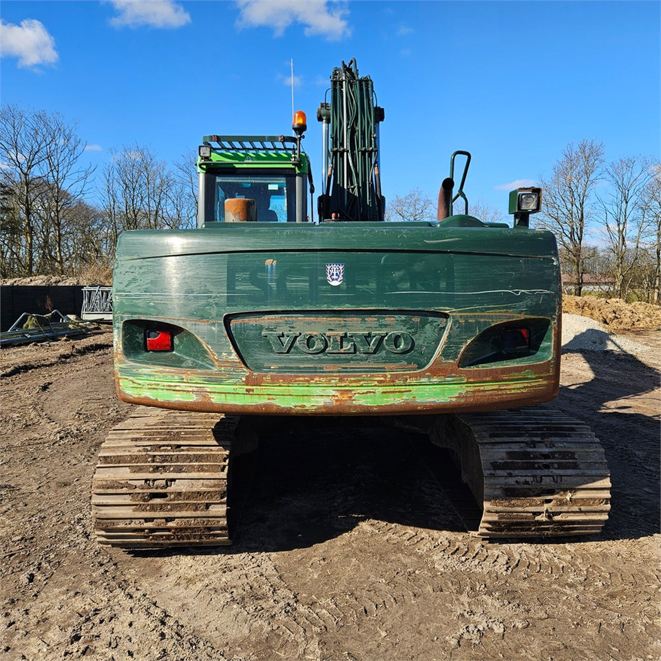 Volvo EC 210 CL - Lánctalpas kotró: 2 kép. Volvo EC 210 CL - Lánctalpas kotró: 2 kép.