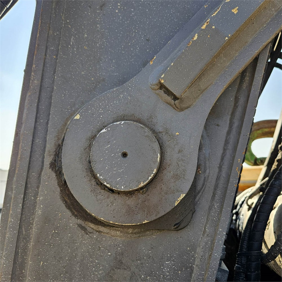 Lánctalpas kotró Volvo EC200 EL: 33 kép.