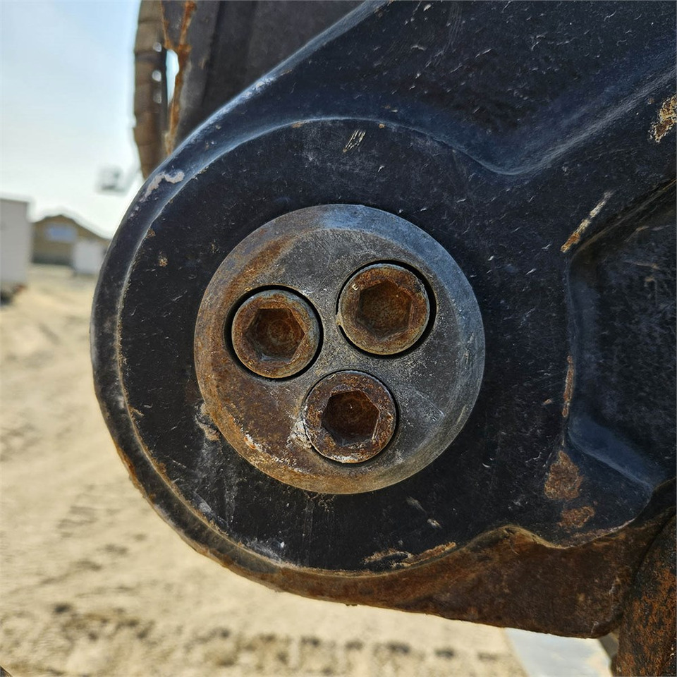Lánctalpas kotró Volvo EC200 EL: 37 kép.
