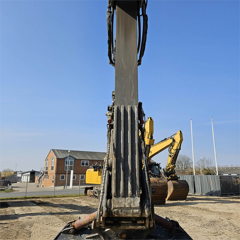 Lánctalpas kotró Volvo EC200 EL: 28 kép.