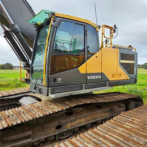 Volvo EC300 EL - Lánctalpas kotró: 4 kép. Volvo EC300 EL - Lánctalpas kotró: 4 kép.