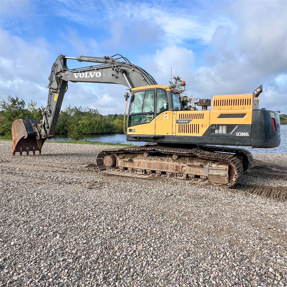 Volvo EC380 DL - Lánctalpas kotró: 5 kép. Volvo EC380 DL - Lánctalpas kotró: 5 kép.