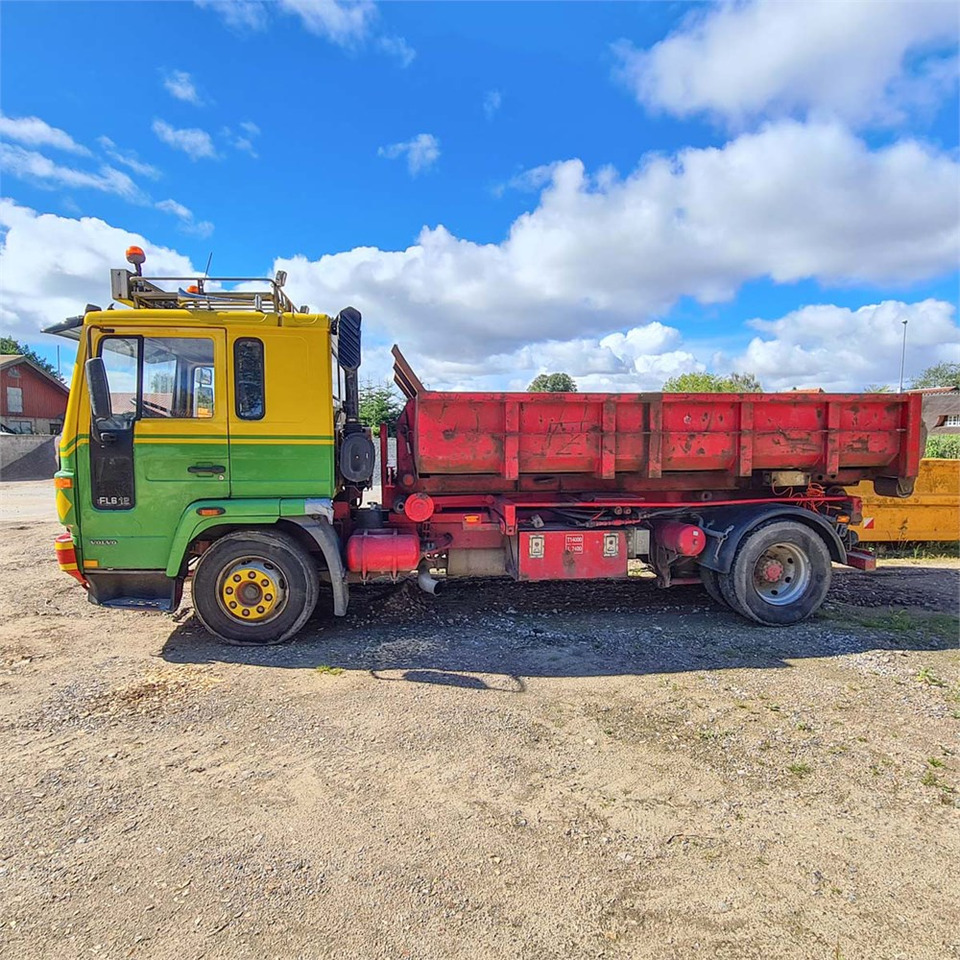 Volvo FL612 - Teherautó - kábelrendszer: 2 kép. Volvo FL612 - Teherautó - kábelrendszer: 2 kép.