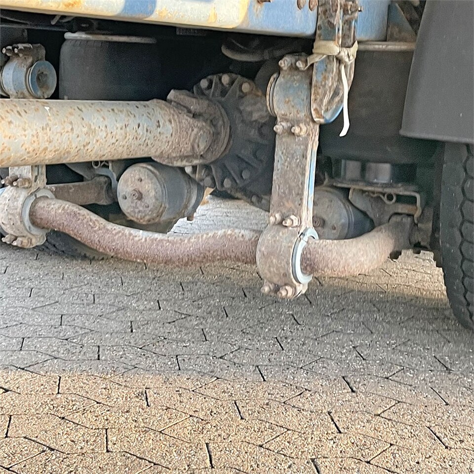 Dobozos felépítményű teherautó Volvo FM12: 44 kép.