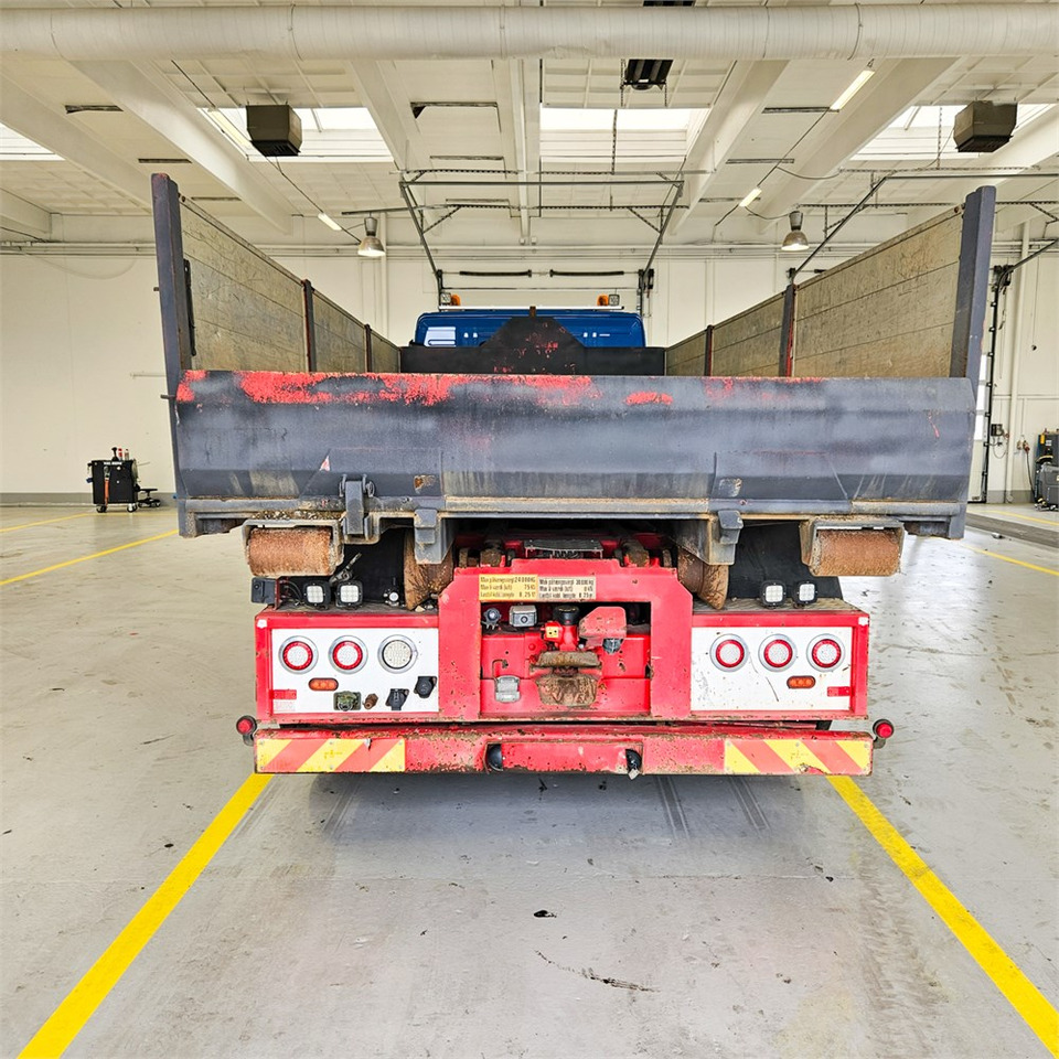 Volvo FM450 - Platós teherautó: 5 kép. Volvo FM450 - Platós teherautó: 5 kép.