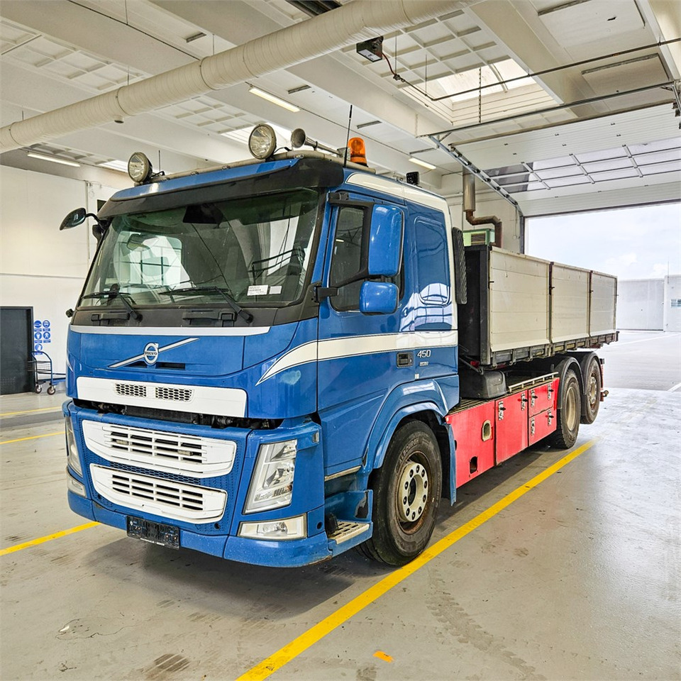 Volvo FM450 - Platós teherautó: 1 kép. Volvo FM450 - Platós teherautó: 1 kép.