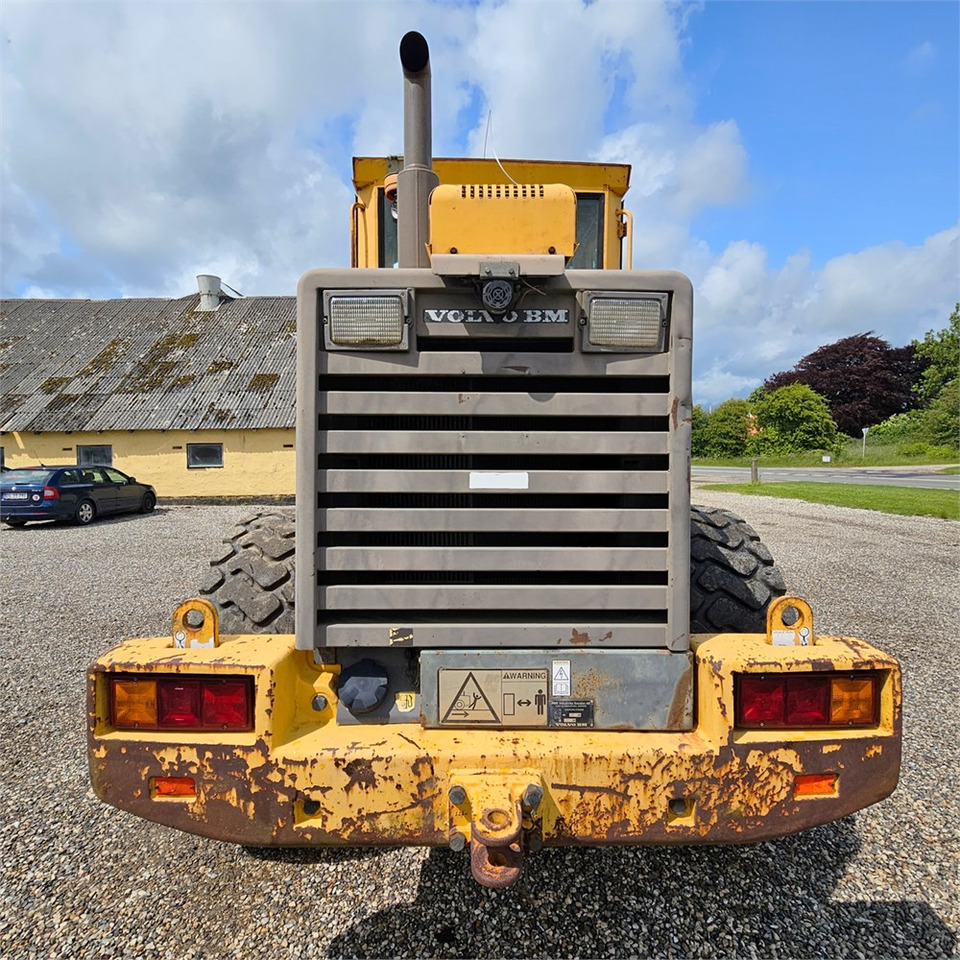 Volvo L50 C - Gumikerekes homlokrakodó: 3 kép. Volvo L50 C - Gumikerekes homlokrakodó: 3 kép.