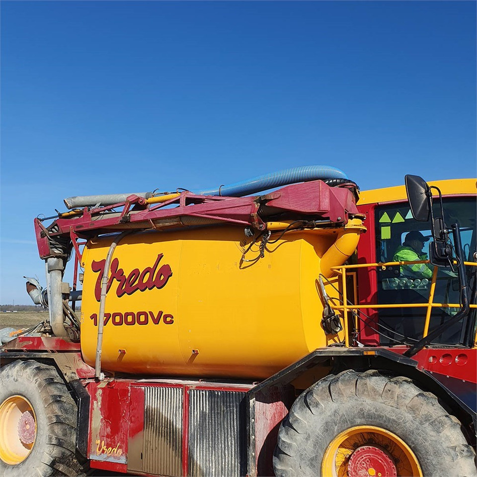 Vredo VT3936 - Műtrágyaszóró gép: 5 kép. Vredo VT3936 - Műtrágyaszóró gép: 5 kép.