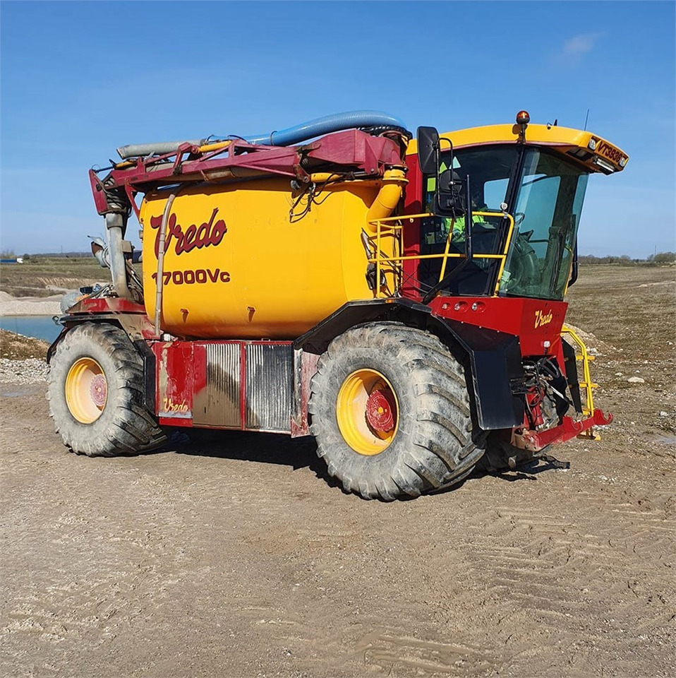 Vredo VT3936 - Műtrágyaszóró gép: 1 kép. Vredo VT3936 - Műtrágyaszóró gép: 1 kép.