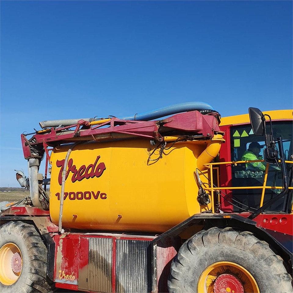Vredo VT3936 - Műtrágyaszóró gép: 5 kép. Vredo VT3936 - Műtrágyaszóró gép: 5 kép.