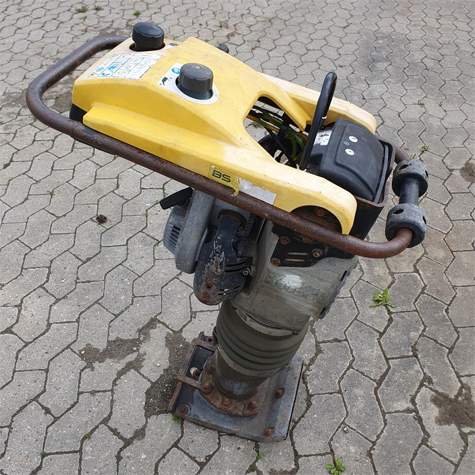 Wacker Neuson BS60-2i - Döngölőgép: 1 kép. Wacker Neuson BS60-2i - Döngölőgép: 1 kép.