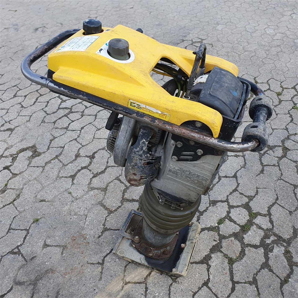 Wacker Neuson BS60-2i - Döngölőgép: 1 kép. Wacker Neuson BS60-2i - Döngölőgép: 1 kép.