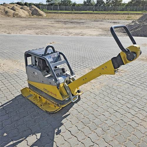 Wacker Neuson DPU 4545 - Lapvibrátor: 3 kép. Wacker Neuson DPU 4545 - Lapvibrátor: 3 kép.
