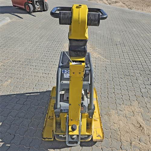 Wacker Neuson DPU 4545 - Lapvibrátor: 2 kép. Wacker Neuson DPU 4545 - Lapvibrátor: 2 kép.