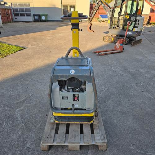 Wacker Neuson DPU6555 Heh - Lapvibrátor: 4 kép. Wacker Neuson DPU6555 Heh - Lapvibrátor: 4 kép.