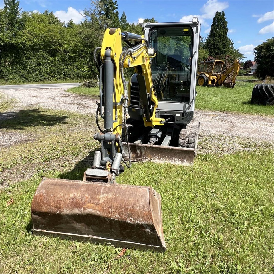 Minikotró Wacker Neuson EZ26: 6 kép.