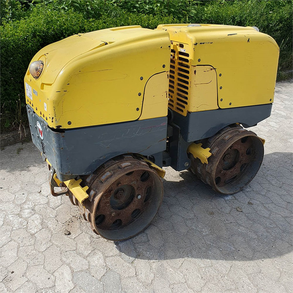 Wacker Neuson RT SC3 - Minihenger: 2 kép. Wacker Neuson RT SC3 - Minihenger: 2 kép.