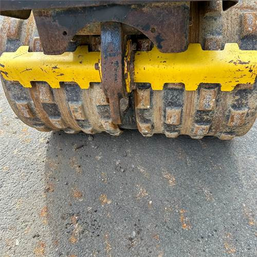 Wacker Neuson RT82 SC2 - Minihenger: 4 kép. Wacker Neuson RT82 SC2 - Minihenger: 4 kép.