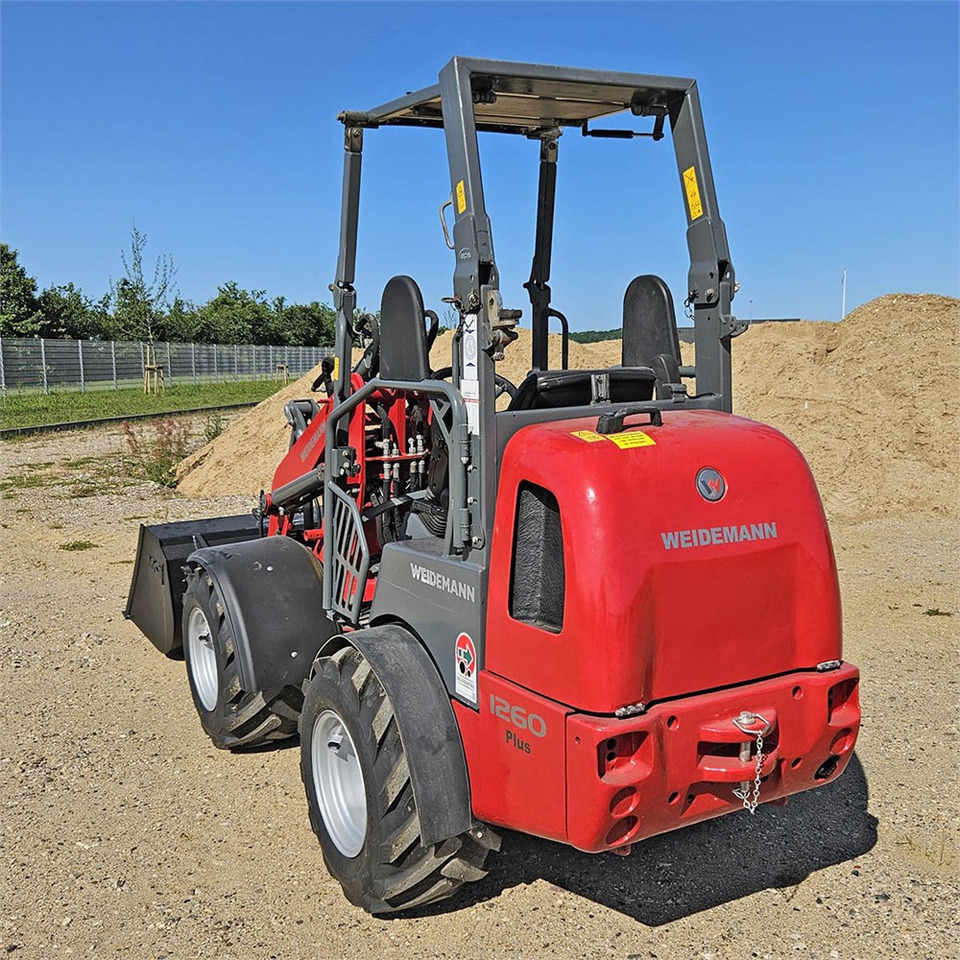 Weidemann 1260 Plus - Gumikerekes homlokrakodó: 4 kép. Weidemann 1260 Plus - Gumikerekes homlokrakodó: 4 kép.