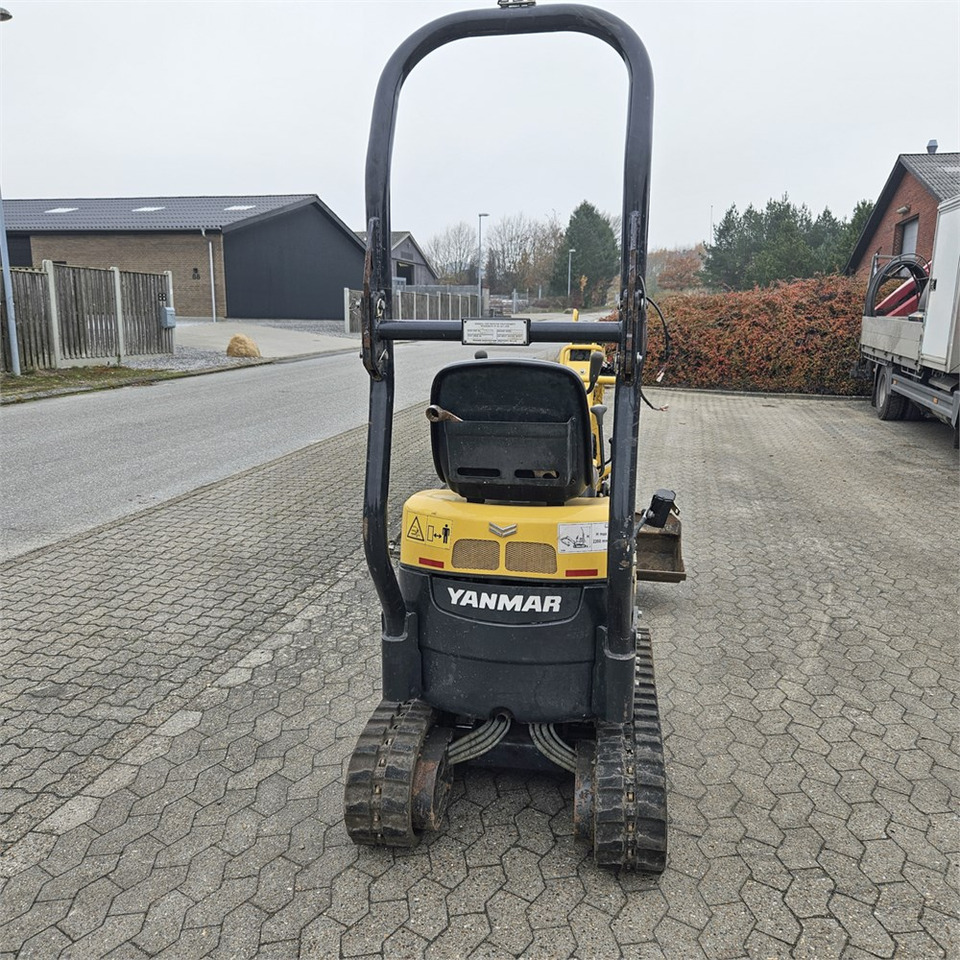Yanmar SV08-1A (S) - Minikotró: 4 kép. Yanmar SV08-1A (S) - Minikotró: 4 kép.