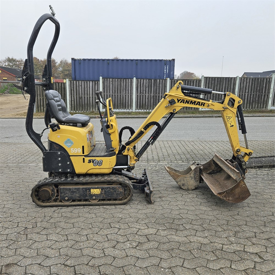 Yanmar SV08-1A (S) - Minikotró: 1 kép. Yanmar SV08-1A (S) - Minikotró: 1 kép.