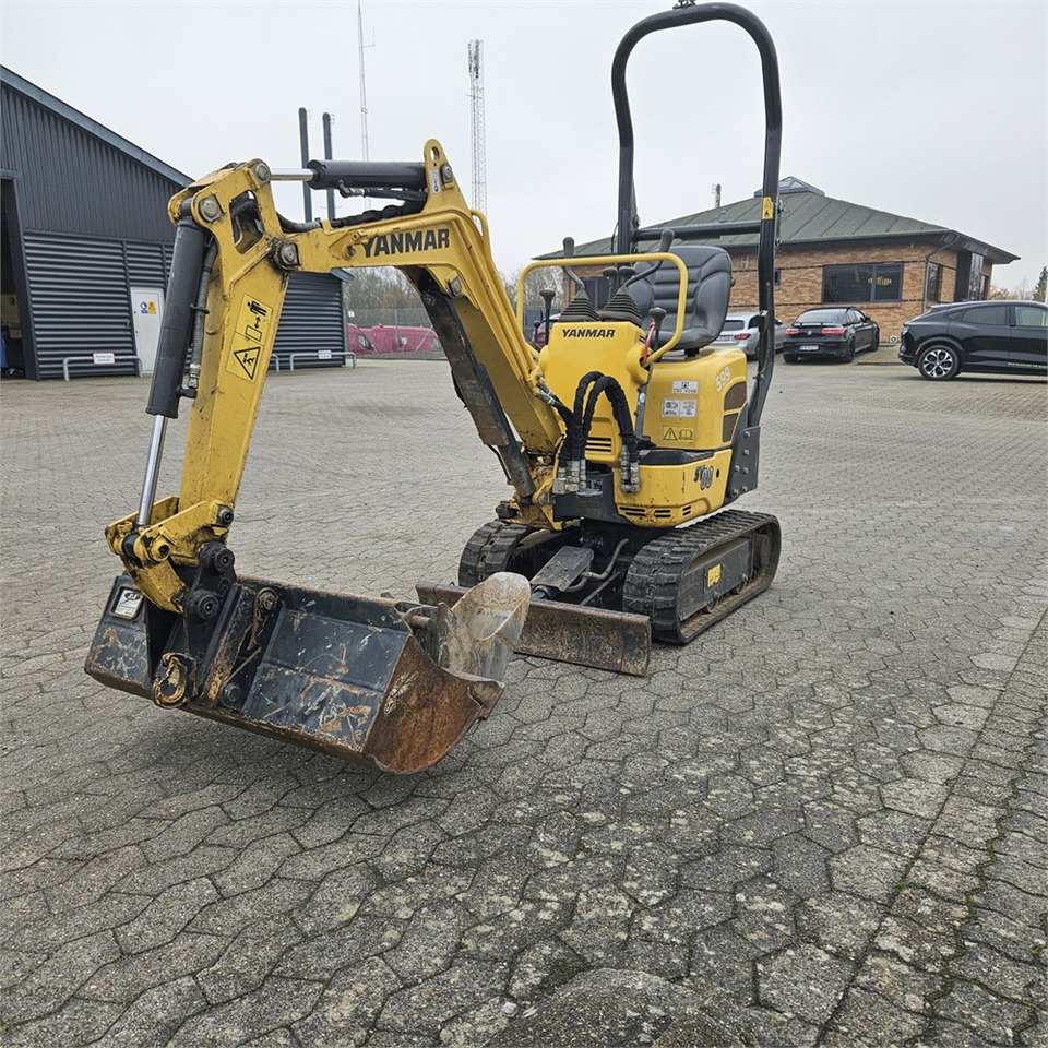 Yanmar SV08-1A (S) - Minikotró: 5 kép. Yanmar SV08-1A (S) - Minikotró: 5 kép.