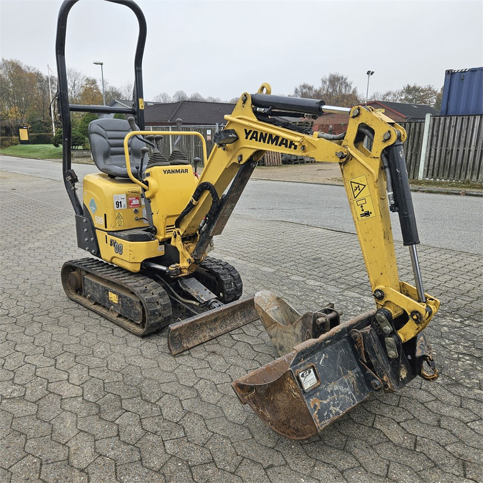 Yanmar SV08-1A (S) - Minikotró: 2 kép. Yanmar SV08-1A (S) - Minikotró: 2 kép.