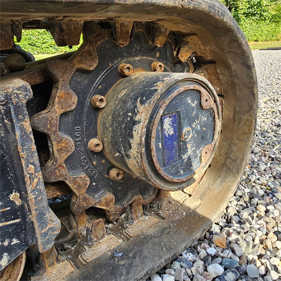 Minikotró Yanmar SV18: 46 kép.