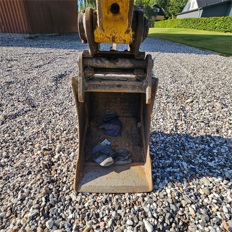 Minikotró Yanmar SV18: 38 kép.