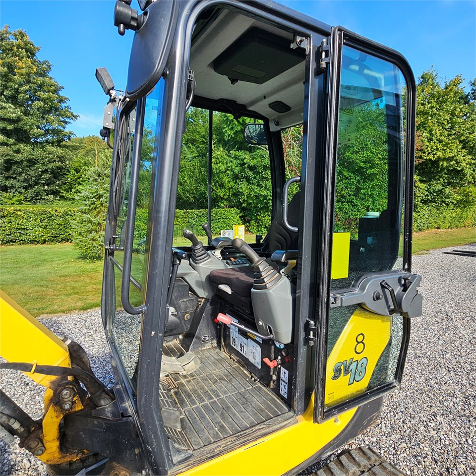 Minikotró Yanmar SV18: 13 kép.