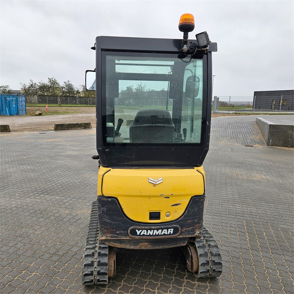 Yanmar SV18 - Minikotró: 5 kép. Yanmar SV18 - Minikotró: 5 kép.