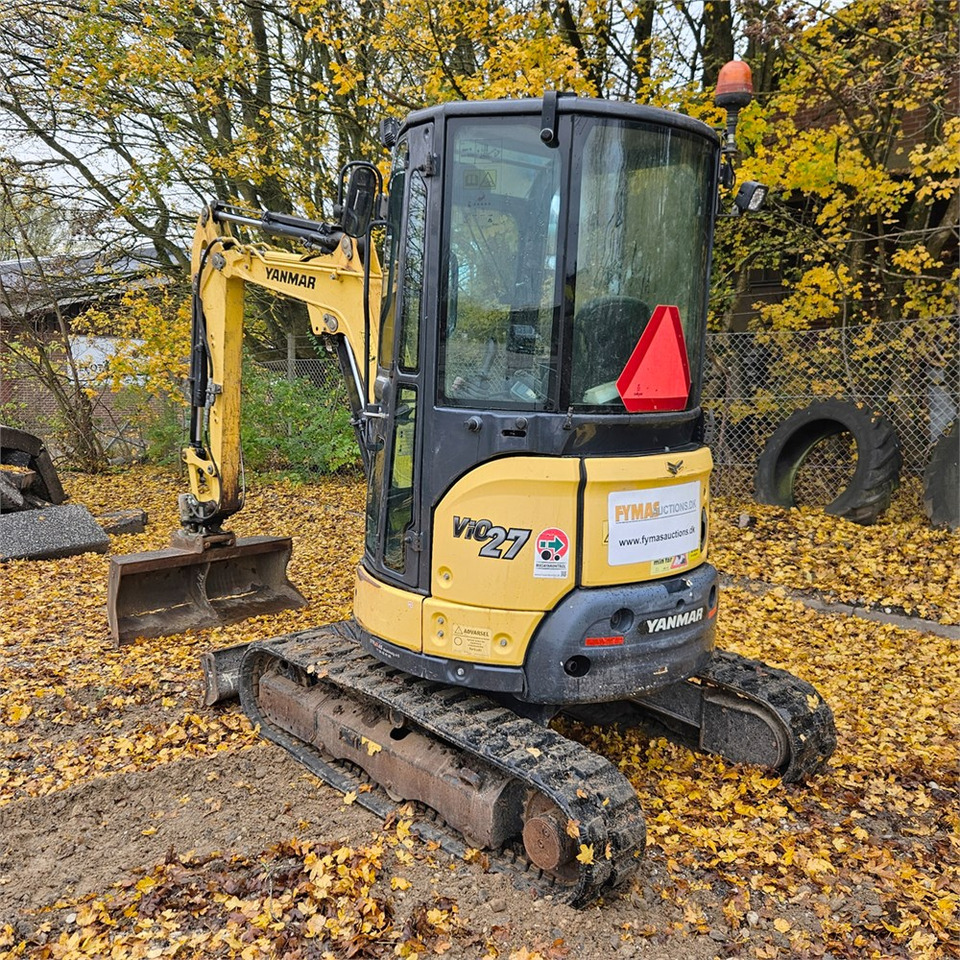 Yanmar VIO27-6 - Minikotró: 3 kép. Yanmar VIO27-6 - Minikotró: 3 kép.