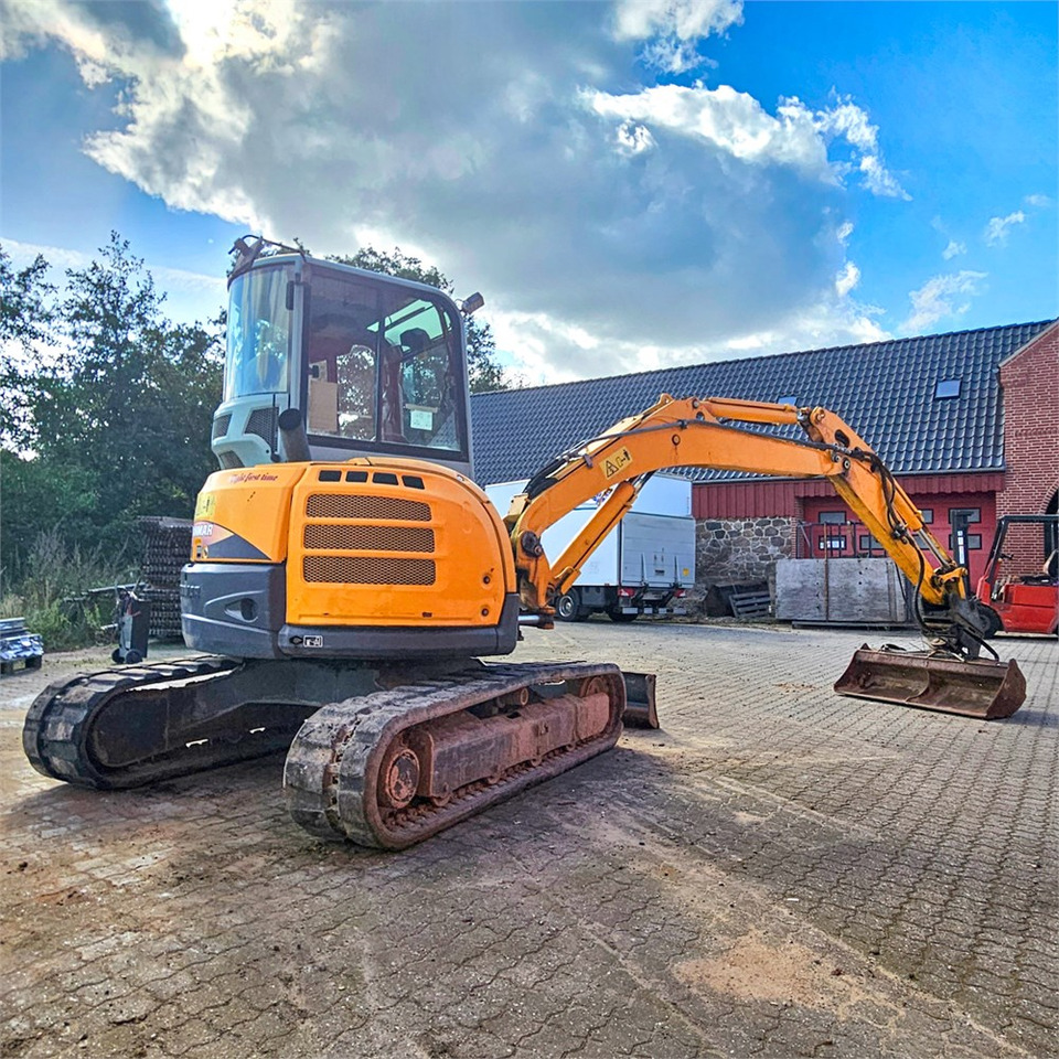 Yanmar VIO57-U - Minikotró: 5 kép. Yanmar VIO57-U - Minikotró: 5 kép.