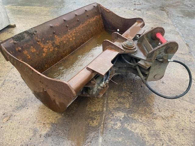 ARDEN EQUIPMENT 1M80 - Kotró kanál - Építőipari gépek: 1 kép. ARDEN EQUIPMENT 1M80 - Kotró kanál - Építőipari gépek: 1 kép.