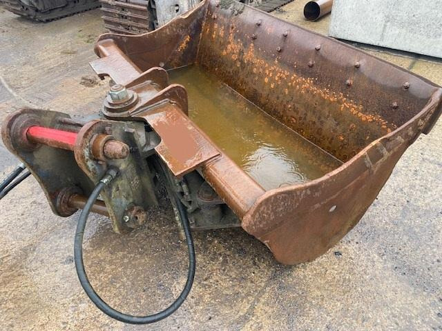 ARDEN EQUIPMENT 1M80 - Kotró kanál - Építőipari gépek: 5 kép. ARDEN EQUIPMENT 1M80 - Kotró kanál - Építőipari gépek: 5 kép.
