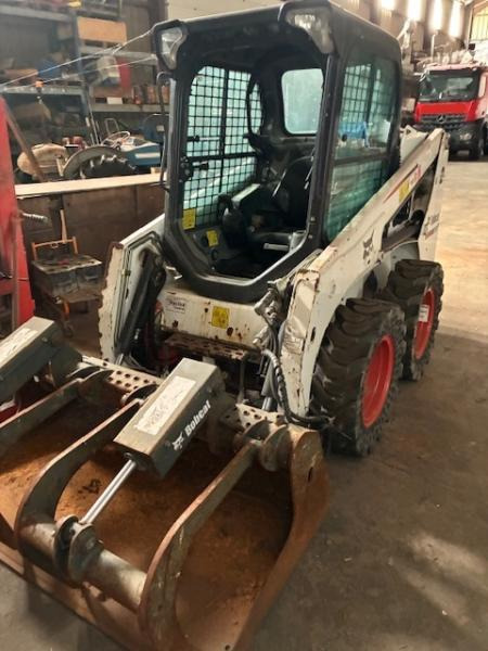 Bobcat S 450 - Mini homlokrakodó: 5 kép. Bobcat S 450 - Mini homlokrakodó: 5 kép.