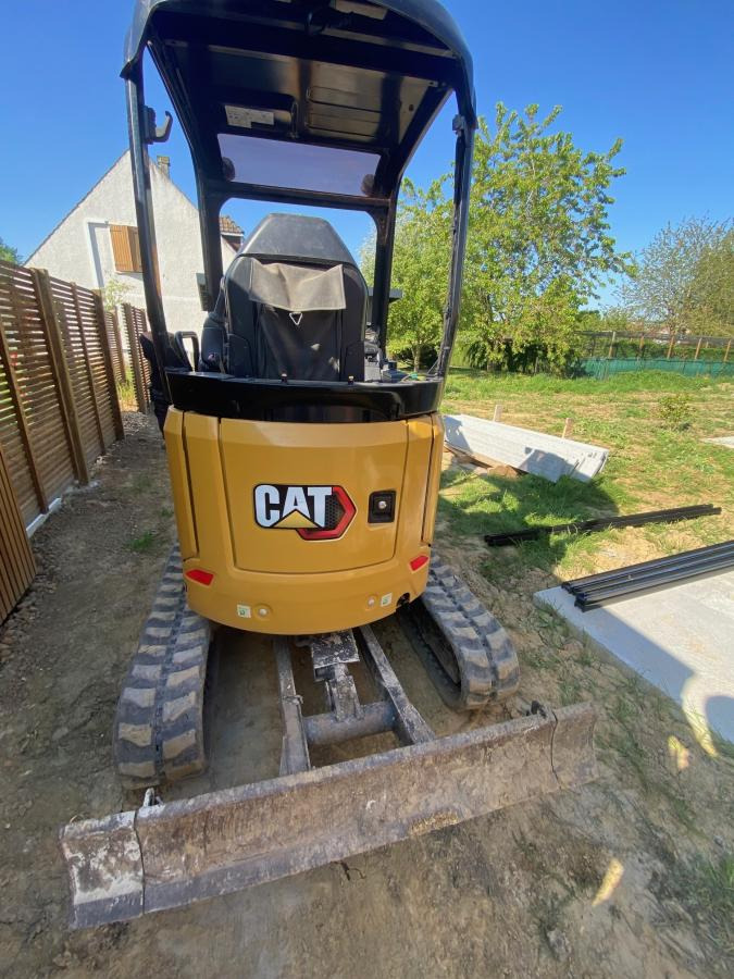Caterpillar 302 CR - Minikotró: 3 kép. Caterpillar 302 CR - Minikotró: 3 kép.