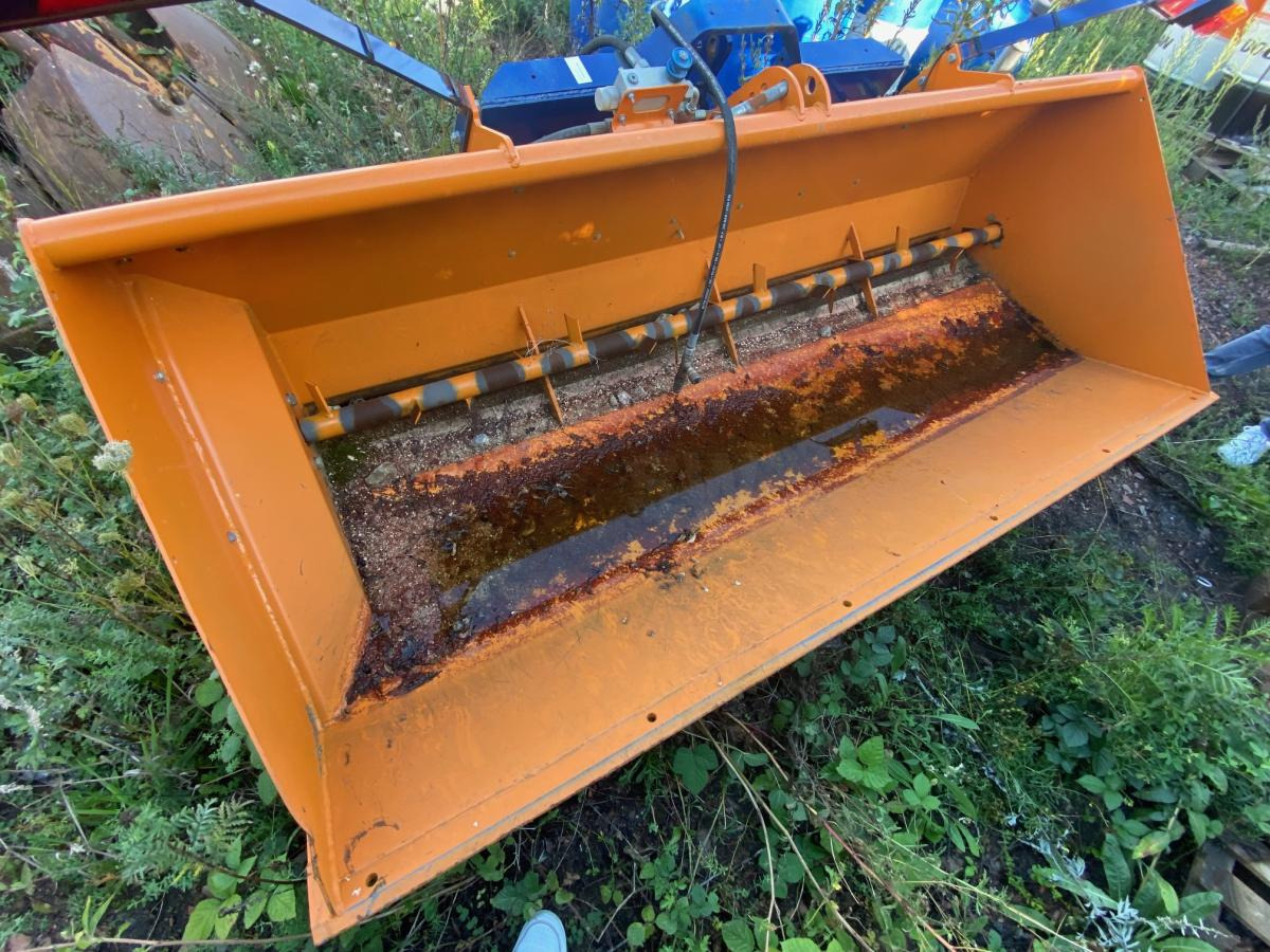 DESVOY GODET EPANDEUR 2M50 - Homok-/ Sószóró: 1 kép. DESVOY GODET EPANDEUR 2M50 - Homok-/ Sószóró: 1 kép.