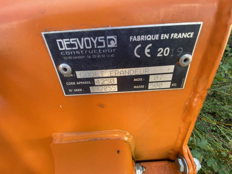 DESVOY GODET EPANDEUR 2M50 - Homok-/ Sószóró: 3 kép. DESVOY GODET EPANDEUR 2M50 - Homok-/ Sószóró: 3 kép.