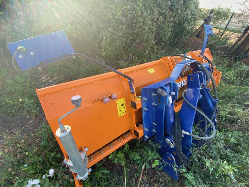 DESVOY GODET EPANDEUR 2M50 - Homok-/ Sószóró: 2 kép. DESVOY GODET EPANDEUR 2M50 - Homok-/ Sószóró: 2 kép.