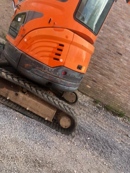 Doosan DX 35Z - Minikotró: 3 kép. Doosan DX 35Z - Minikotró: 3 kép.