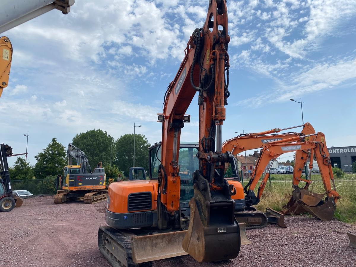 Doosan DX 85R-3 - Minikotró: 5 kép. Doosan DX 85R-3 - Minikotró: 5 kép.