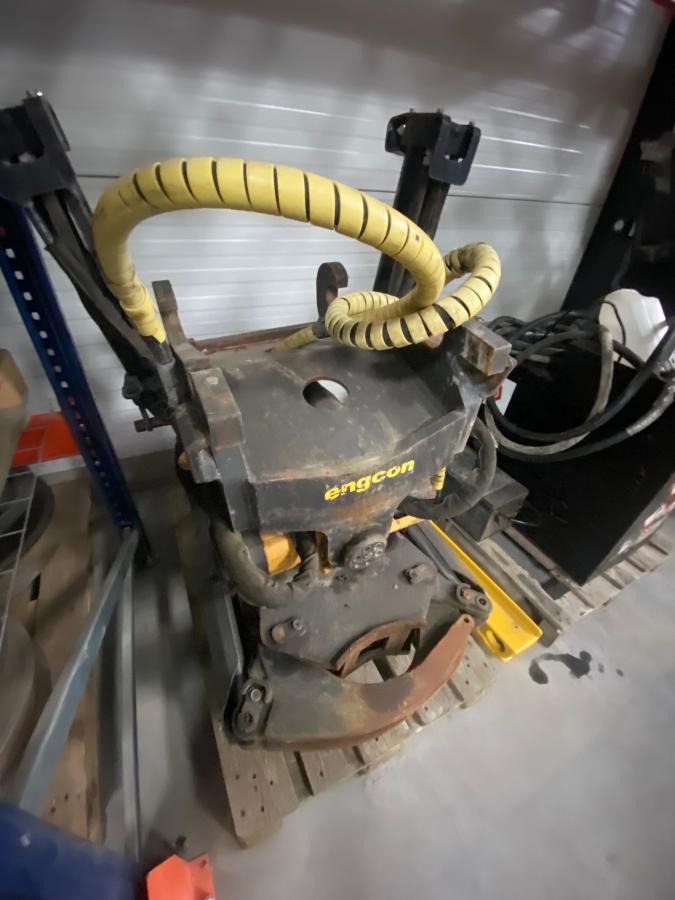 ENGCON EC 219 - Tiltrotátor: 3 kép. ENGCON EC 219 - Tiltrotátor: 3 kép.